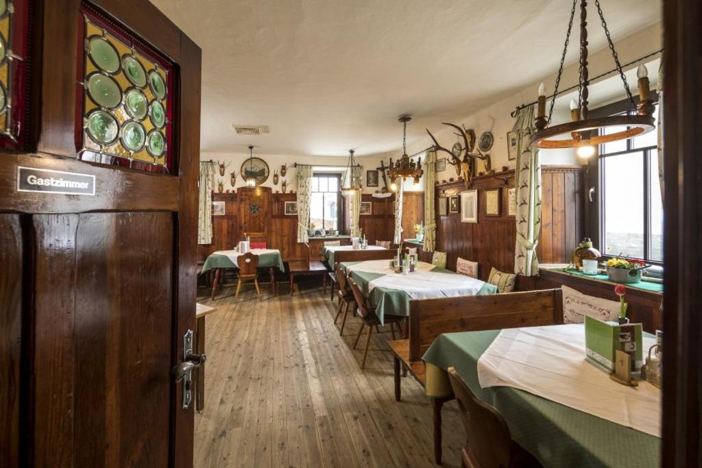 Gasthof Gruener Baum Kirchberg am Wechsel Esterno foto
