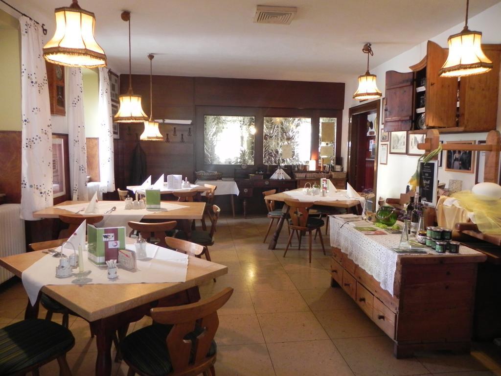 Gasthof Gruener Baum Kirchberg am Wechsel Esterno foto